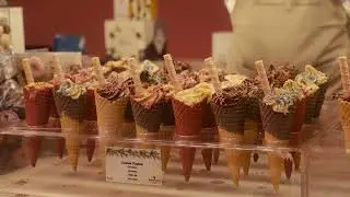 Sweet Center / &Epsilon;&rho;&gamma;&omicron;&sigma;&tau;ά&sigma;&iota;&omicron; &Gamma;&lambda;&upsilon;&kappa;ώ&nu; - The Christmas Factory 11 (2024-2025)