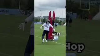 DeAndre Hopkins going up to get it! #titans #shorts #tennesseetitans #titanup #titansfootball #nfl