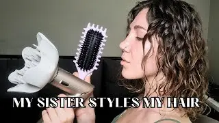 MY SISTER DOES HER CURLY HAIR ROUTINE ON ME