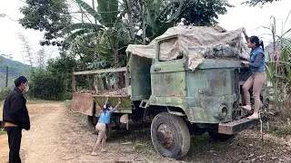 A girl is repairing an old, long-abandoned IFA truck; full video