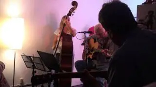 Jim Richards sings 