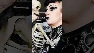 #gothgirl #makeup #goth #gothlife #alternative #gothic #gothicclothing #skeleton #makeup