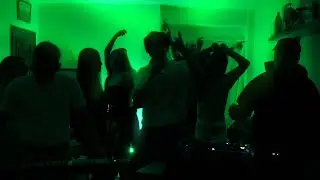 Mikalley - GUANABI (Live on Chuler&iacute;a)