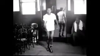Sugar Ray Robinson skipping very old footage