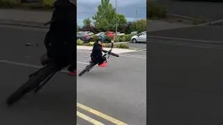 Low swerve!😳 #insane #low #wheelie #swerve