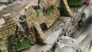 Modellbahn Berg gebaut und Moos aus dem Garten konserviert