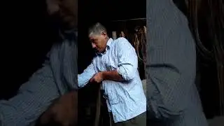 Curando el empacho si t&iacute;tulo de medicina jaja