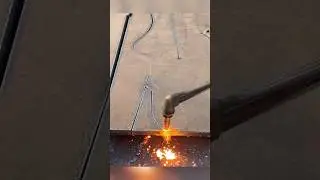 amazing metal cutting method of Pakistani cuttir man of gadani #shorts
