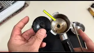 How to Clean the Portafilter of a Breville Espresso Machine