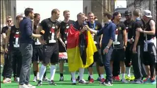 fifa world cup 2014 final : Fußball Weltmeister Party am Brandenburger Tor