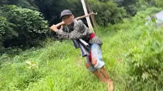 มันจะมาขโมยของลุงนัย แล้วยังจะเอาไม้มาหวดลุงนัย