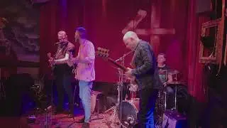 The Catfish Band - Red House (JImi Hendrix Cover)