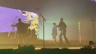 5 Seconds of Summer - Castaway & She Looks So Perfect live at Take My Hand Prague
