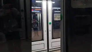 Закрытие дверей электропоезда ЭГЭ2Тв-020 &laquo;ИВОЛГА 4.0&raquo; (вагон ЭГЭ2Тв-02002)