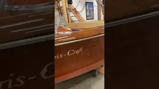 Chris-Craft Barrelback