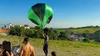 Fui no Morro soltar Balão Solar de 3 Metros, Amarrei Pipas Nele!