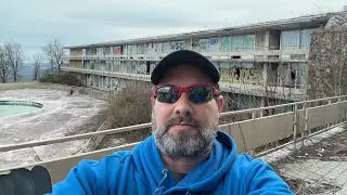 Abandoned Inn at Afton. Afton, Virginia