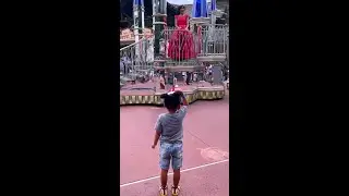 Video of Florida 4-year-old tipping hat to Disney princesses at Magic Kingdom goes viral