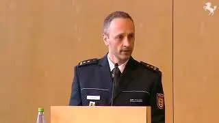Stuttgart   Gericht #Polizei Beamter Remonstriert   #Remonstrationspflicht im Einsatz