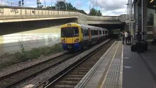 London overground class 378 departing at shepherd&rsquo;s Bush