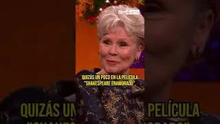 As&iacute; sube a su caballo Imelda Staunton cuando interpreta a La Reina Isabel II