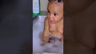 BABY FIRST TIME USING MAKARI FOAMING GEL | MAKARI BEBE