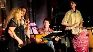 Elda Viler & Ana Dežman - Srečna sem (Festival Lent 2012)