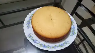 Vanilla Cake | @  Pukku Kitchen |