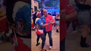 Real Merengue dancing to Los Toros Band - A Pasito Lento 🎵🇩🇴🔥