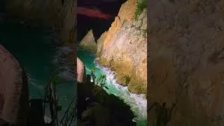 La Quebrada Cliffs in Acapulco,  Mexico  #beautiful  #acapulco #ocean #cliffsedge #mexico