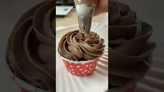 #cupcake decorating #reels #shorts