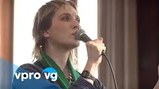 Cate Le Bon - Sad Nudes (live)