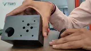 STACKABLE HYDRAULIC MANIFOLD BLOCK BY TWIN HYDRAULICS