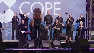 Rebeca Rods & Black Light Gospel Choir (encendido de M&aacute;laga 2024)