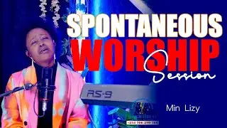 Koinonia Spontaneous worship moment with Minister Elizabeth