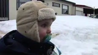 Amma Jogga, Josef Dagur og Rognvaldur Brynjar playing in the snow.