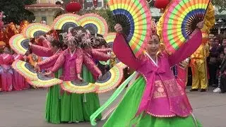140202 Disneyland Jung-Im, Lee Korean Dance 01