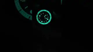 Swiss  Super-LumiNova dive watch 200 meters water resistance