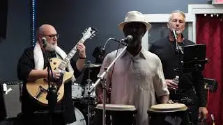 In D'Groove Old School, R&B, Funk, Soul, Smooth Jazz
