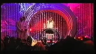 Usher receives Best R&B Act at the MOBOs