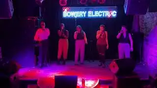 Woman&rsquo;s World - VICE A Cappella (Live @ The Bowery Electric)