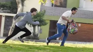 Lanzando el celular de desconocidos! *BROMA PESADA SALE MAL*