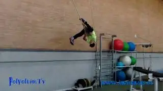 Polvoltim Drills. Cuerda. Entrada, p&eacute;ndulo y recogida con las caderas muy altas.