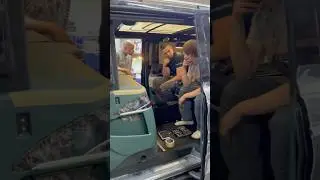 Специалисты из  