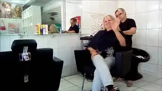 No Sal&atilde;o cuidando da Beleza