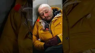Suprising this Homeless Man with Food and a great picture 🥹#streetphotography