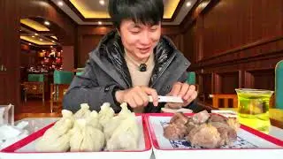 下雪了，吃点手抓牛肉、牛肉包、虫草酒来暖暖身，这顿吃过瘾 #手抓牛肉 #虫草酒 #牛肉包子 #藏餐#抽奖 评论区随机抽奖，送枇杷10箱，带箱4斤内，大小果混装包邮，13号抽，前提是关注我的粉丝，中奖