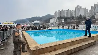 홍천뉴스' 맨손송어잡기 ~ 제14회 홍천강 꽁꽁축제 에서 맨손으로 송어잡기 체험하는 모습