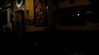 Kelly's Cellars Pub, Ciar&aacute;n Quinn sings 