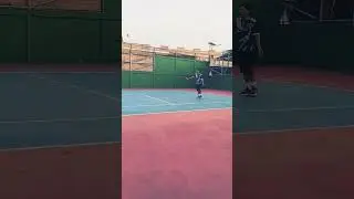 underarm serve#tenisindonesia #tennis #beginners #tennistips #shorts#shortsfeed  #funny #shortvideo